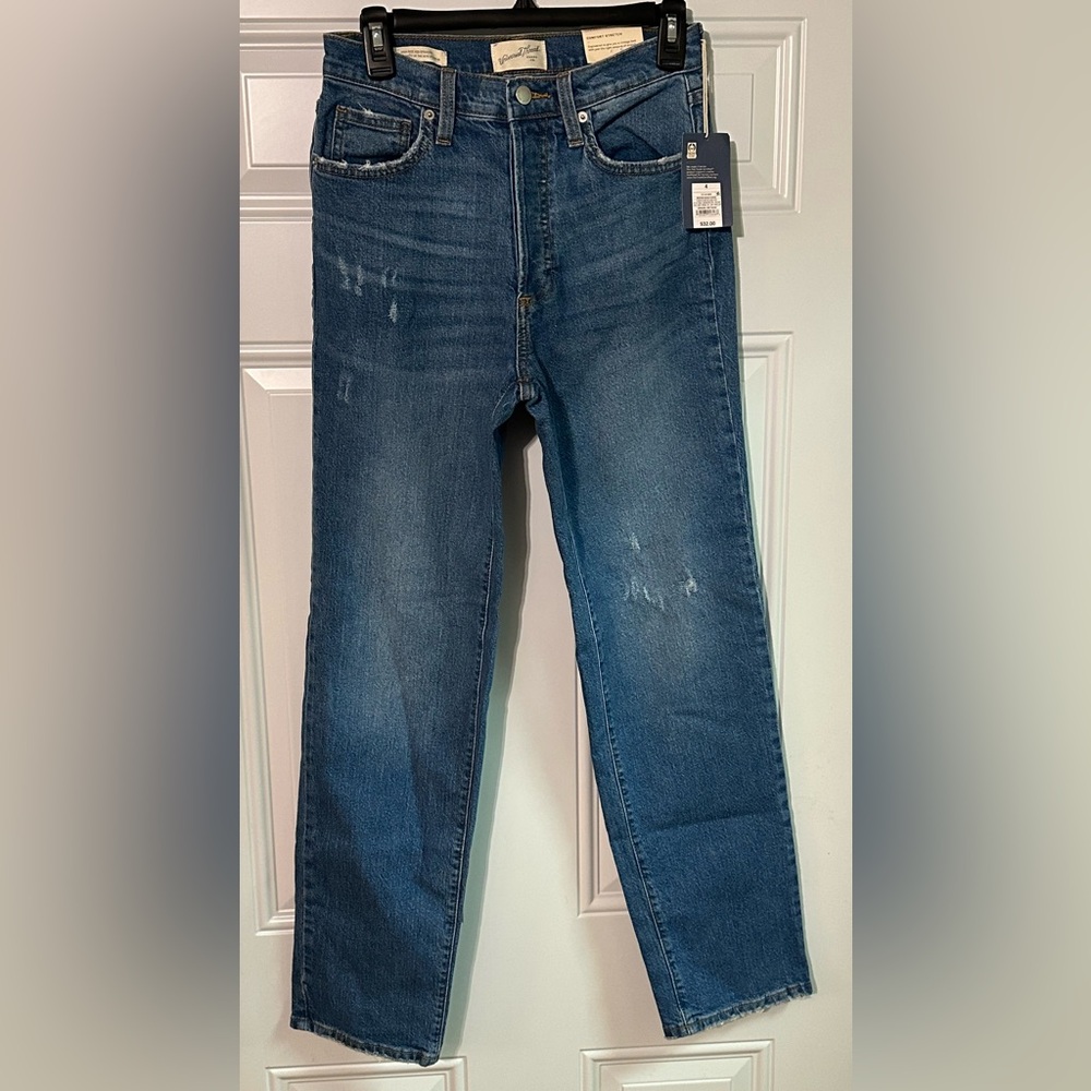 NWT Universal Thread Women High-Rise Straight Leg Jeans Size 4R